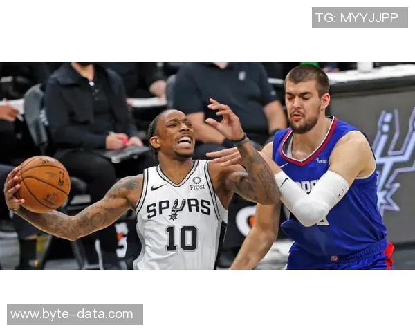 德马尔德罗赞的篮球之路与心灵成长的故事