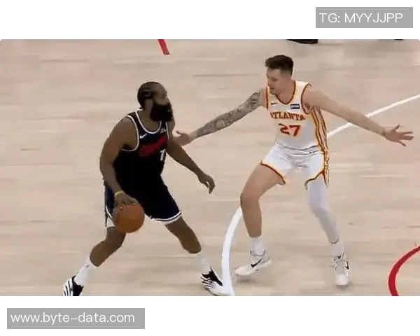 快船与马刺系列赛激战正酣球迷期待精彩对决与逆转时刻 快船与马刺系列赛激战正酣球迷期待精彩对决与逆转时刻