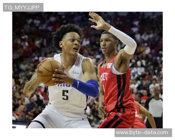 热火与山猫常规赛激战正酣球迷期待精彩对决与绝妙表现