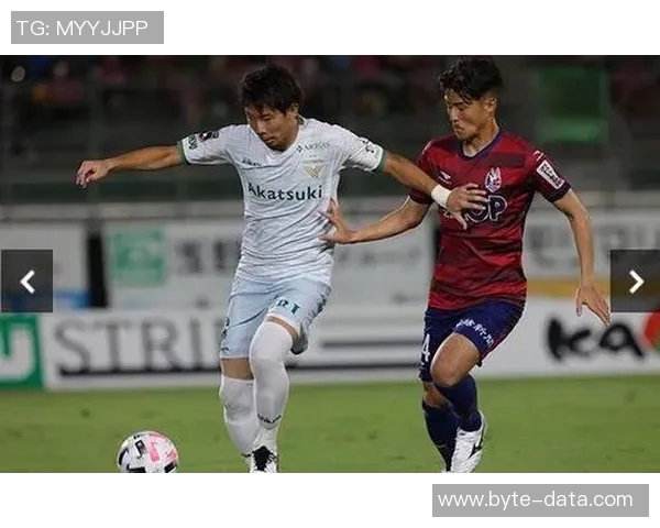 冈山绿雏与长崎航海的激烈对决展现足球魅力与团队精神