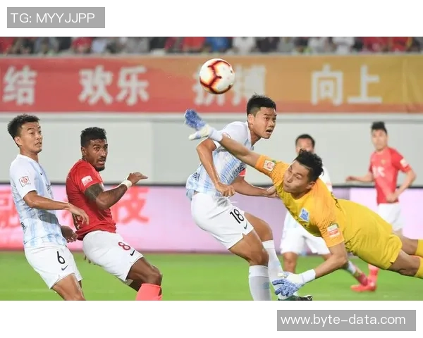 恒大与富力激战在即球迷热切期待精彩对决与票务信息