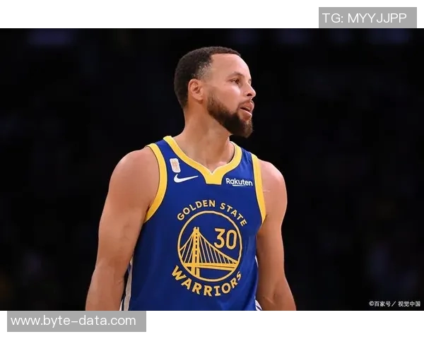 库里狂砍38分助勇士力克快船展现超级巨星风采